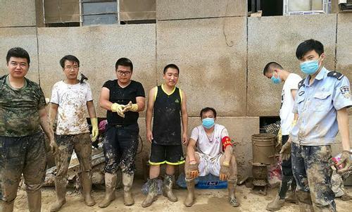 体制内工作轻松待遇好,基层公务员却成了最苦