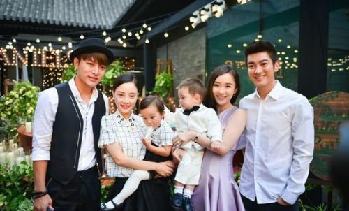 霍思燕李小璐昔日两家聚会照被挖出！网友：今非昔比！