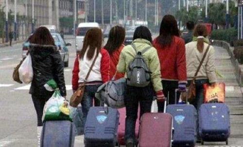 西安一高校被曝要求拿贫困补助学生寒假必须外