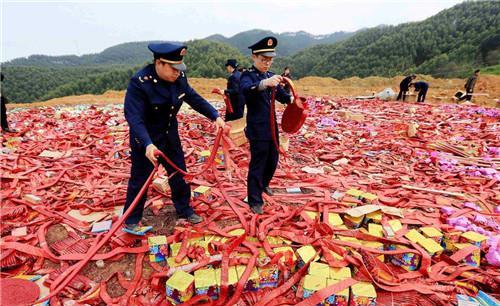 济南:以后结婚也不能放鞭炮了,一切为了环保!