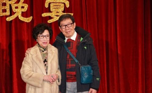 梁舜燕85岁大寿获好友祝贺 薛家燕花大衣喜庆汪明荃朴素风