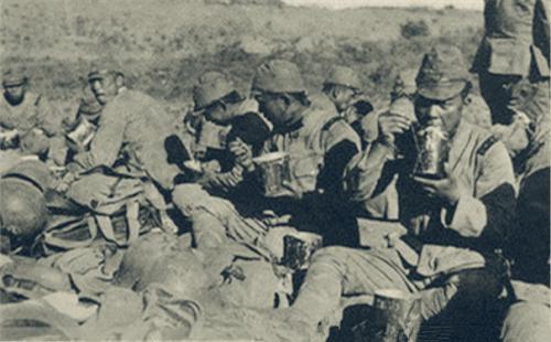 二战时期日本鬼子的伙食真的很差吗?看看他们