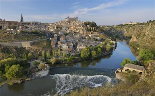 西班牙旅游,当地天气和气温怎么样?