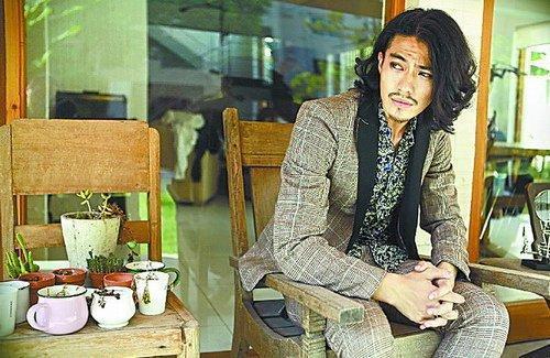 《非常完美》拒绝天王嫂方媛，如今一家三口亮相，仲尼结婚了？