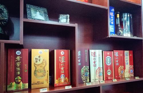 买车险送等价礼品盈利探秘:返点、加盟费与传