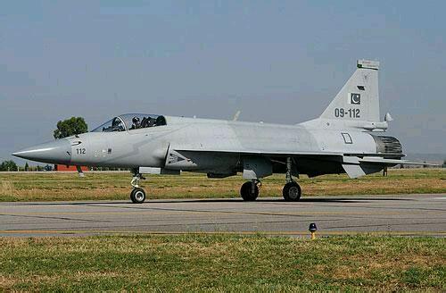 印度列出十大理由认为光辉 VS 巴铁JF-17雷霆