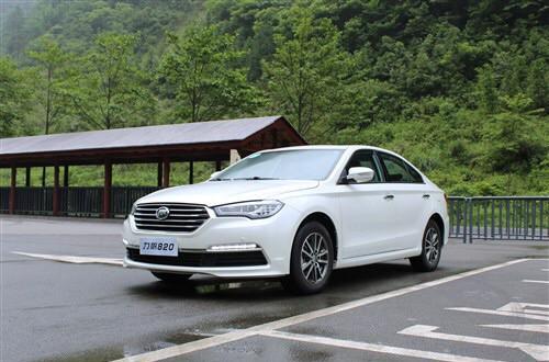 网友：让人失望的国产车，才卖几天就开始降价，如今降3万没人买