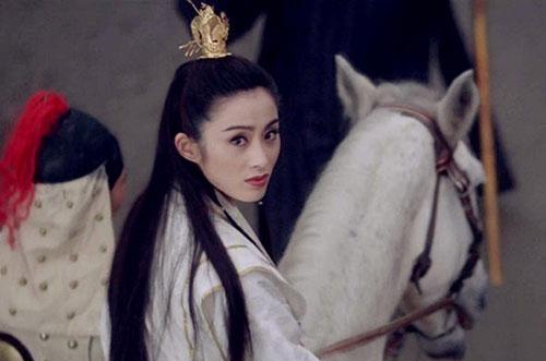 四大让你定格的瞬间:朱茵眨眼、青霞喝酒、祖贤穿衣、张敏回眸