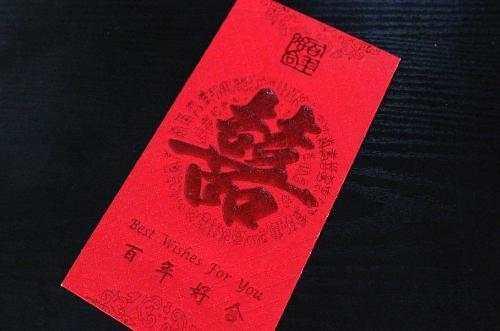 婚礼当天接亲,小舅子没有两万红包不开门,新郎