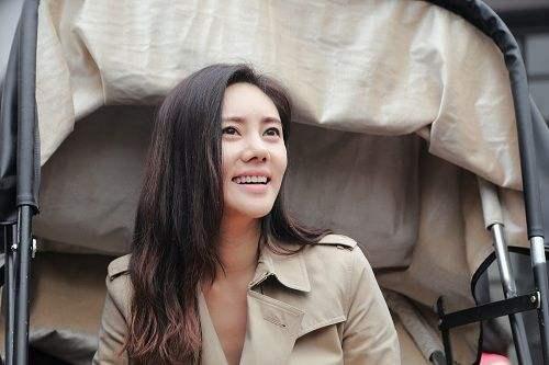 能把老公从国内三线带到韩国一线,估计娱乐圈只有她了!