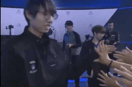 Faker:对线兮夜压力不大与之前差不多 网友一