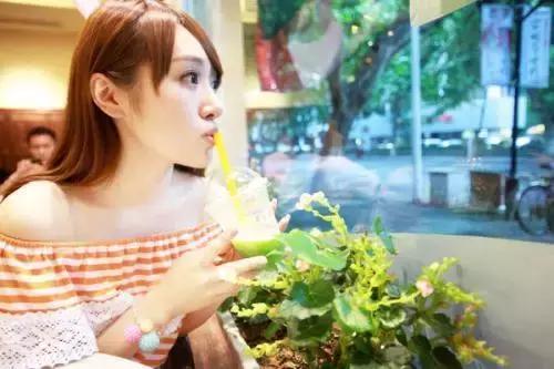 带你了解铠甲勇士第一部演员的现状 除了雪獒侠小鲜肉全成大叔