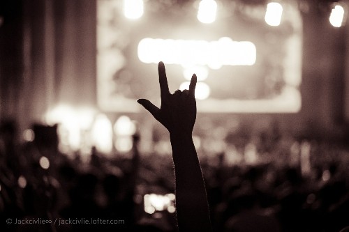 我们的OK的手势,是好的或者数字3,在日本居然