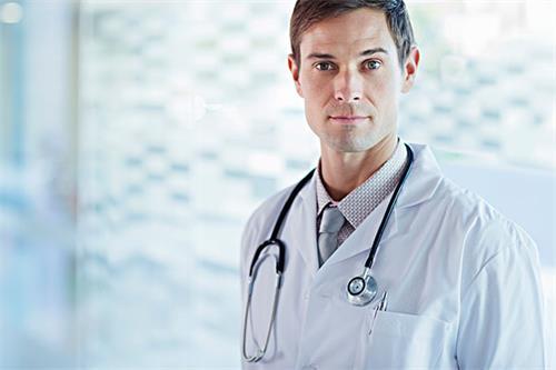 小金毛泪痕眼屎怎么办,金毛有泪痕和眼屎怎么