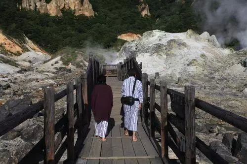 好害羞！真实体验日本男女混浴温泉全过程