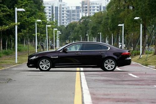 30万不一定买A6！这款对标A8的英国豪车才是首选