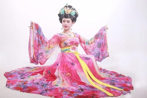 王帅反串演员的成长之路 吕梁黄土地盛开的一