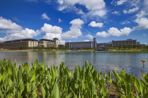 中国最小的大学,这个高校不简单,坚持用英语