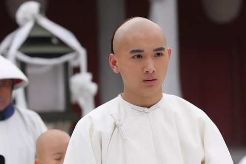 《甄嬛传》皇帝被一句话气死,四阿哥登基,暴露