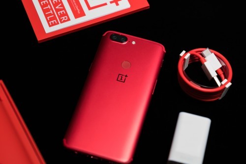 这个红色不一般 细品一加5T熔岩红的妙处