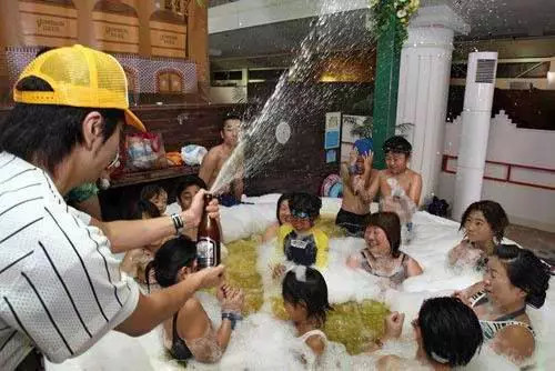 好害羞！真实体验日本男女混浴温泉全过程