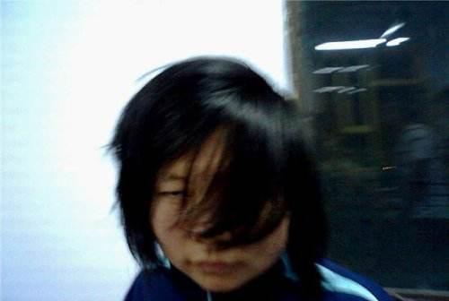 贫困女生在宿舍挨打,被逼抽烟:学生暴力,家长不