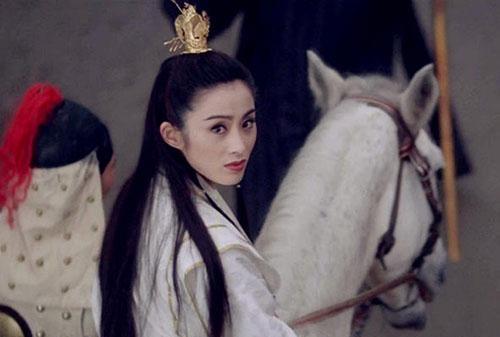 四大让你定格的瞬间:朱茵眨眼、青霞喝酒、祖贤穿衣、张敏回眸