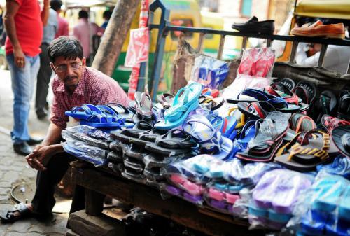 外国人问为何印度经济比不过东亚国家?印度某
