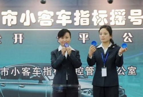 燃油车完了?!2018这个节骨眼上买新能源车还是燃油车?