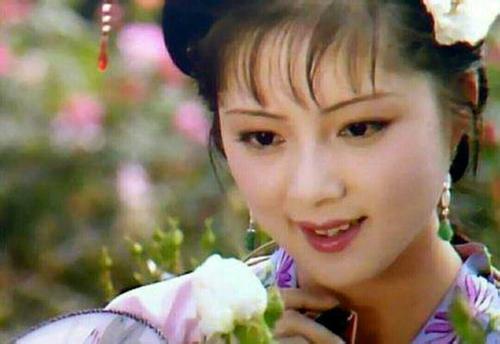 为什么说薛宝钗是鬼?薛宝钗前世是鬼的十条证