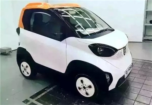 宝骏这款车,五块钱的油可以跑一公里,这是要加