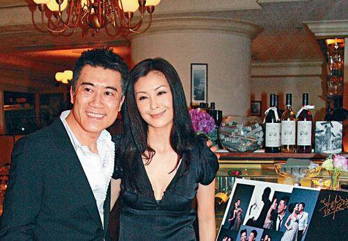 婚后13天丈夫去世,分900万遗产,今48岁豪车无