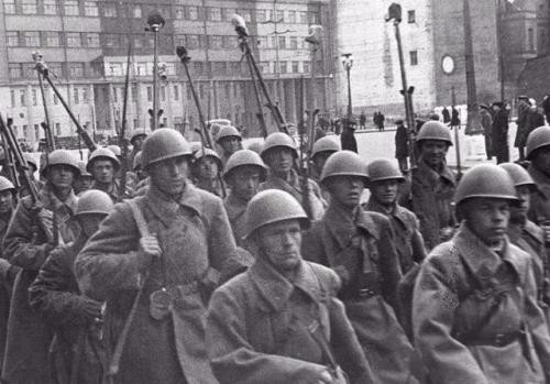 1969年，苏联110万军队即将进攻中国，但为何最终不敢南下中国？