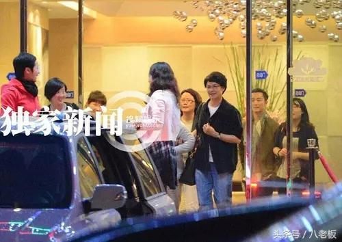 为什么都说黄轩和蒋雯丽关系密切？这是怎么回事儿