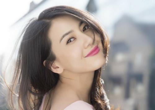 身上最耀眼的就是那种朴素而真实的美,一眼就让人觉得惊艳的女明星