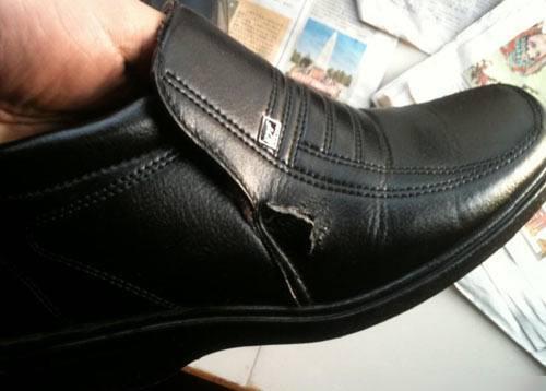 家里的旧皮鞋不要扔了,教你一招,不用皮鞋油,很