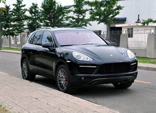 新买的卡宴轮胎凹陷 马牌轮胎:加工工艺引起,无关质量