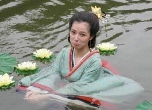 湖水