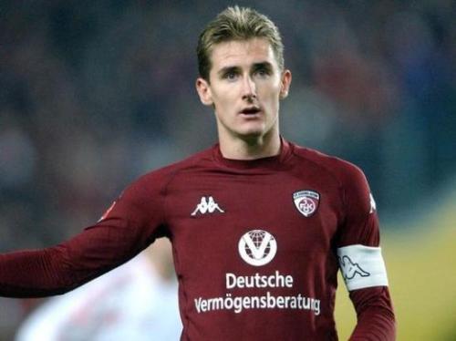 盘点足球场上的三大励志帝,两人已成巨星