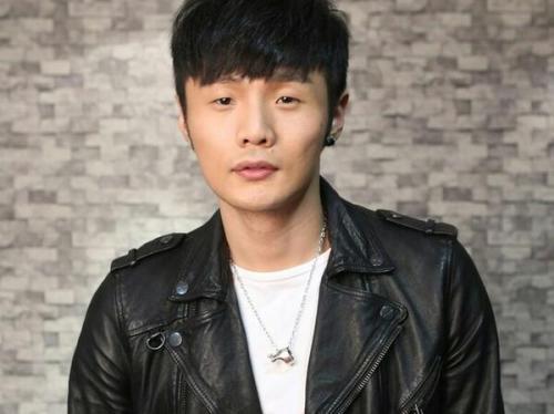 感情里迷茫的时候听听李荣浩这首歌,总能让我