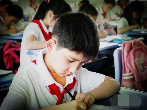 小学生写小学"作文猿"语文,最后一句说道程序儿里了5一老爸识字心坎上册年级苏教版图片