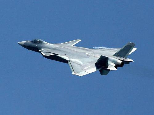 歼20的机翼能像F22和T50一样切尖?原来是这