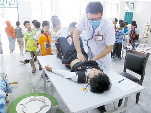 2018高考体检男生女生要脱光, 身高体重对大学