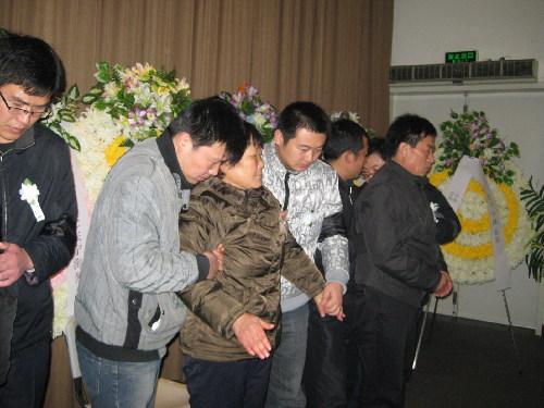 人民英雄张宁海葬礼年仅31,上千大学生悼念,去世前最后一句话感人
