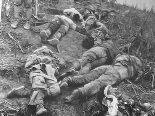 历史照片:对越自卫反击战中的“解放军女军医”透漏着年代气息