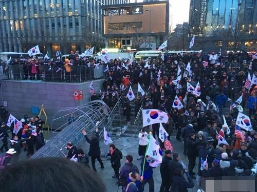如果扑槿惠被判30年刑期，文在寅会特赦她吗？她会接受特赦吗？
