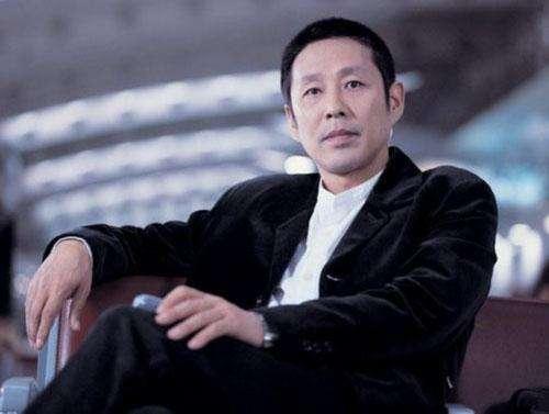 京圈大佬聚会,《芳华》女主光脚跳舞,陈道明爆