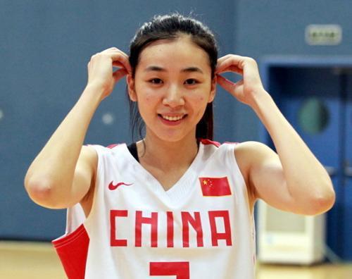 中国篮坛第一美女，身高188，库里都看直眼，28岁单身渴望爱情！