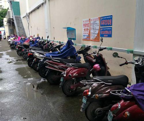 报! 长官, 电动车充电区现已被云易充充电站占领!