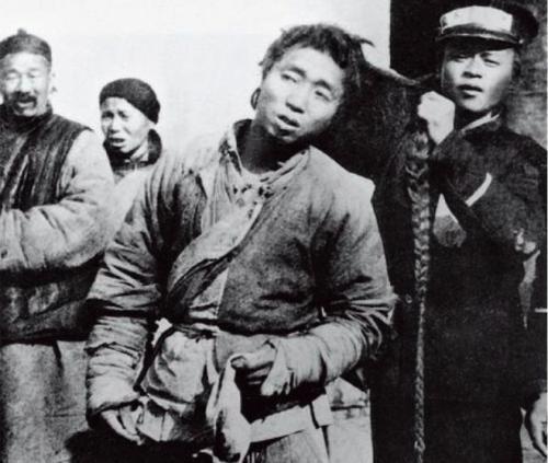 解密: 大清灭亡后, 满人排队剪辫子, 而汉人宁死